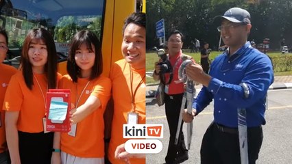 Percuma powerbank dan payung pula buat petugas media di luar istana