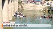 बारातियों से भरी बस नदी में गिरी, 24 लोगों की मौत