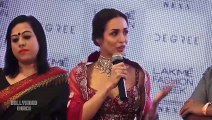 H0TTIE Malaika Arora Almost Falls Down During Ramp Walk @ Lakme Fashion Week 2020