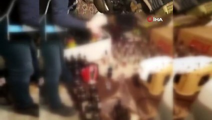 Adana'da bir eve düzenlenen operasyonda 250 şişe kaçak içki ele geçirildi