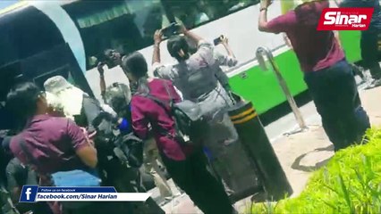 Ahli parlimen DAP tiba di Istana Negara