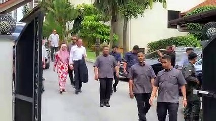 Now, Anwar’s name back in the hat for PM
