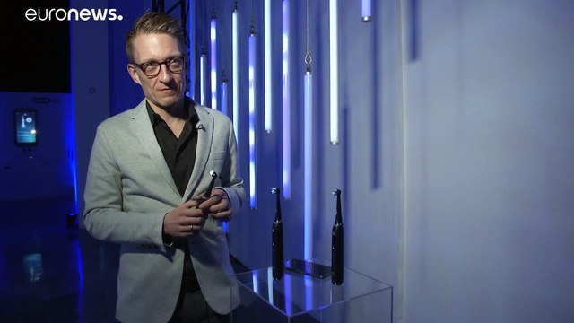 شاهد: فرشاة أسنان جديدة تعمل بتقنية الذكاء الإصطناعي