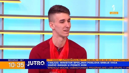 SMRDIBUBA ULETELA U STUDIO JUTRA NA PRVOJ: Jovana Joksimović krenula da juri insekta uživo u programu!