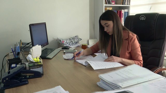Sadece kızlık soyadını kullanmak isteyen evli kadına mahkemeden sevindirici haber - İZMİR