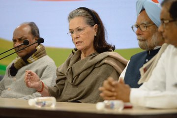 Sonia Gandhi demands resignation of Amit Shah | Oneindia Malayalam
