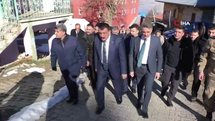 Vali Baruş,  deprem bölgesinde incelemelerde bulundu