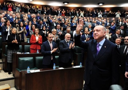 Cumhurbaşkanı Erdoğan'a AK Parti Grubu'nda doğum günü sürprizi