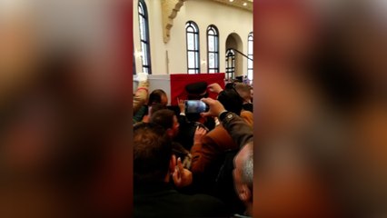 أول فيديو لجثمان مبارك من داخل مسجد المشير