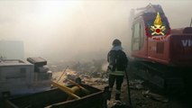 Roma - Incendio divampato in una discarica (25.02.20)