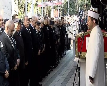 ’28 Şubat’tan yargılanan komutana askeri tören… Bakan Akar da katıldı