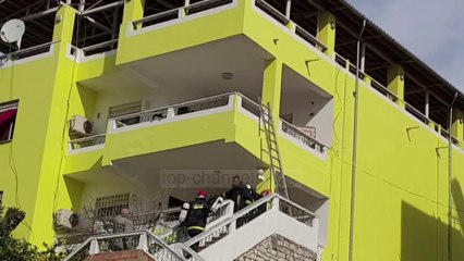 Zjarr në një vilë 4-katëshe në Berat/ Jetonte një çift i moshuar, shkak bllokimi i oxhakut