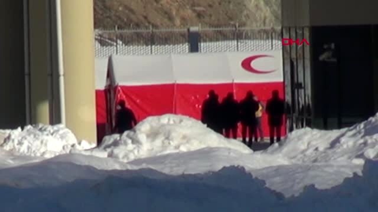 Van -kapıköy sınır kapısında sahra hastanesi kuruluyor-2