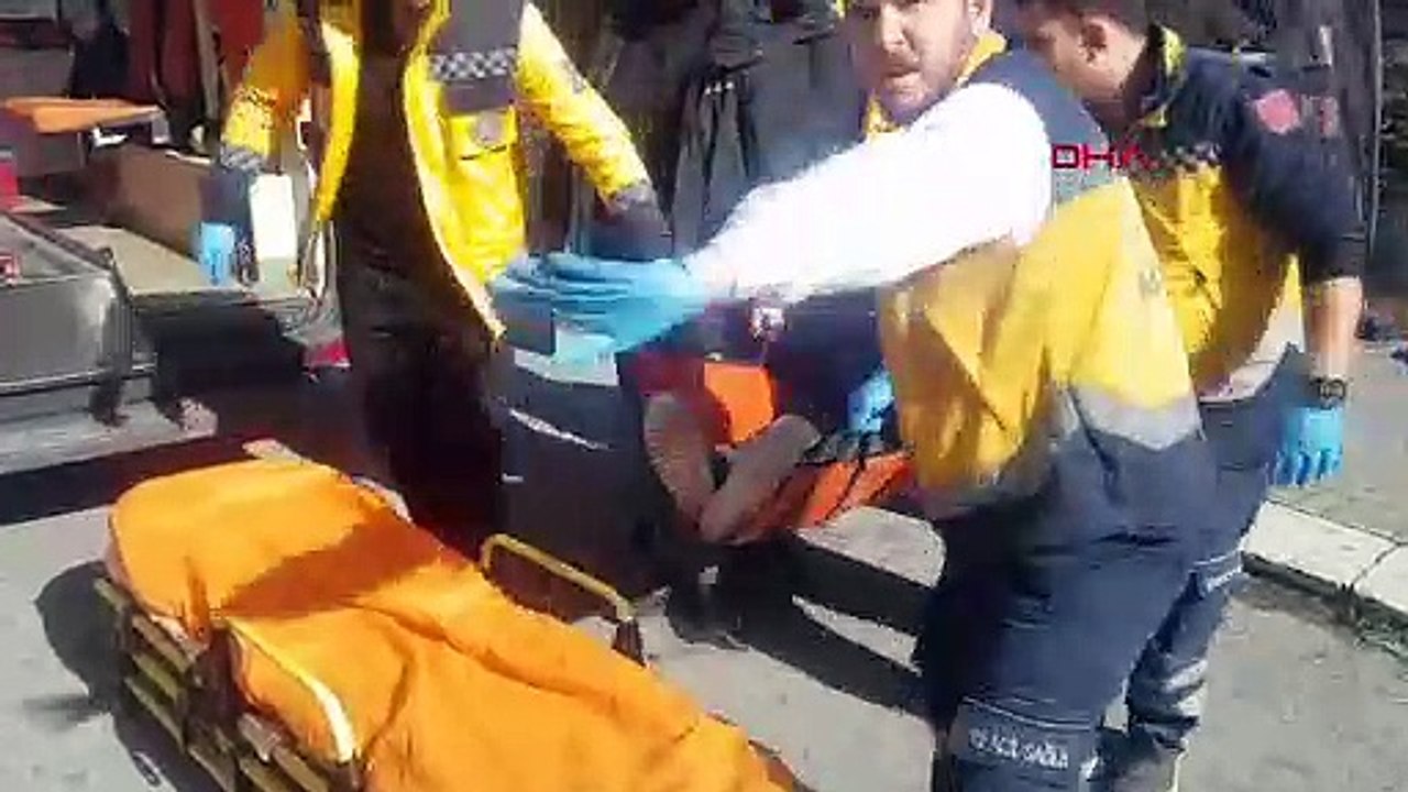 Beylikdüzü'nde AVM'de karısını bıçakladı