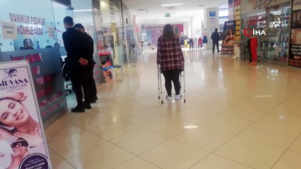 Boşanma aşamasında olduğu karısını bacağından bıçakladı, rahat tavırlarıyla 'pes' dedirtti