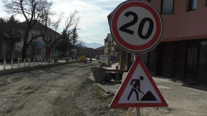 Vazhdojnë punimet për rikonstruktimin e rrugëve në Çarshinë e Vjetër-Lajme