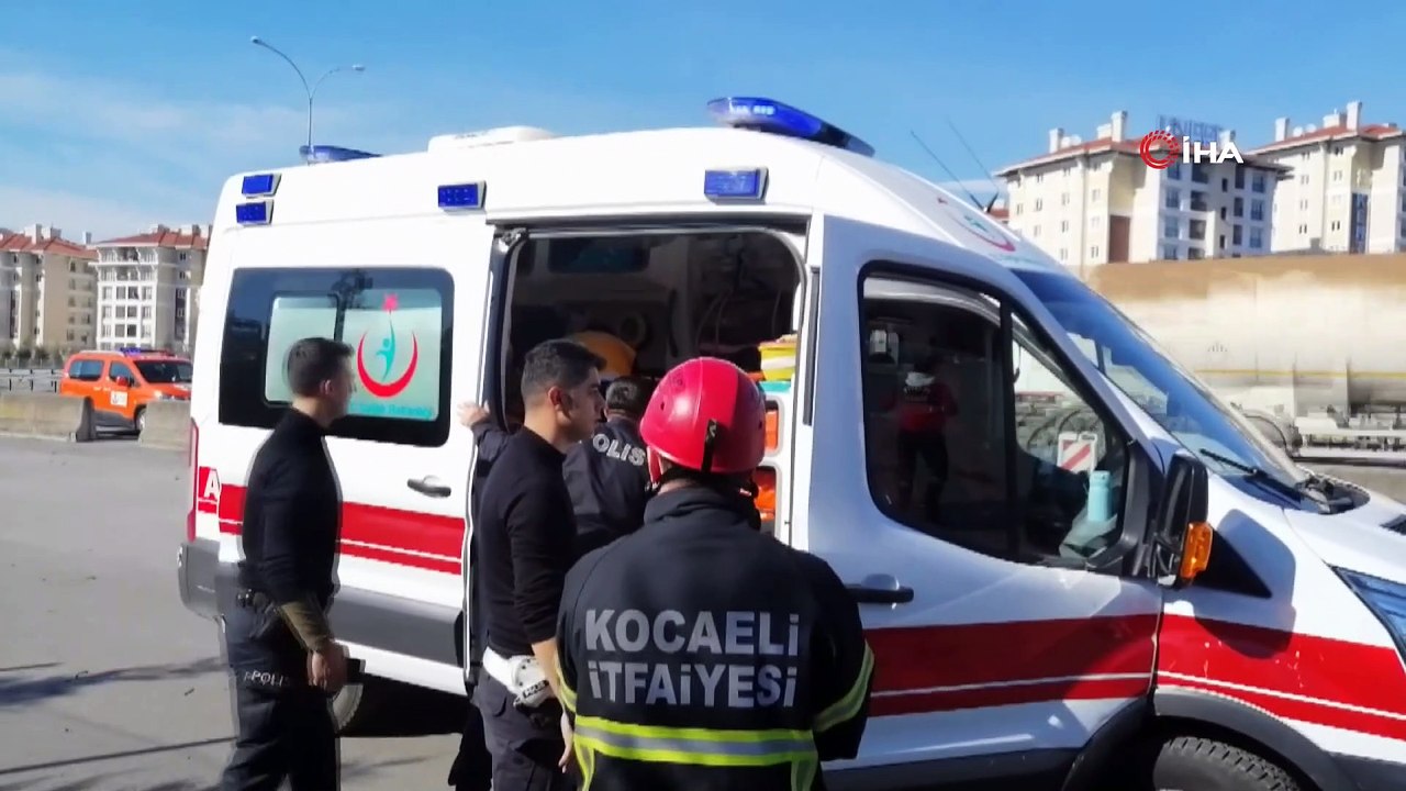 Fenalaşan sürücü TEM'in ortasında ölümden döndü