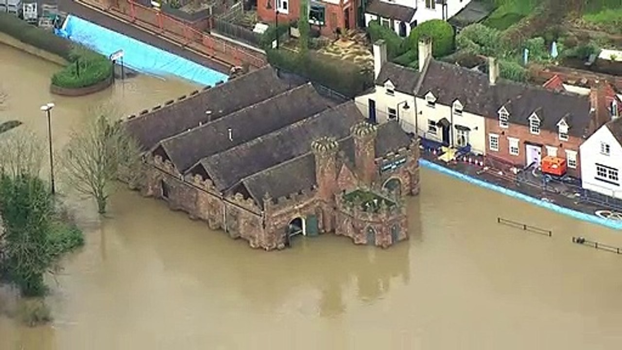 Homes evacuated along the River Severn