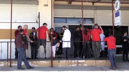 Yabancı sporcu ve sanatçılar, Suriyeli engelli çocukları ziyaret etti