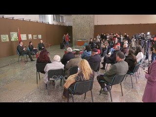 Ora News - Dy diktatura përballë njëra - tjetrës