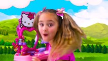 Sasha play with New Hello Kitty Bus and sing a Song