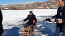 Çıldır Gölü'nde sandalyeli buz kızağı ve kar bisikleti keyfi - ARDAHAN