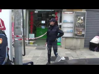 Vret gruan në dyqan/ Durrës, bashkëshorti e qëllon me levë në kokë