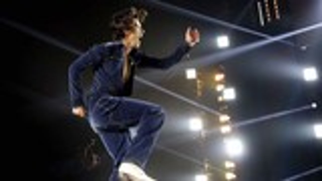 Harry Styles Announces Two-Night "Harryween" Concert at Madison Square Garden | Billboard News