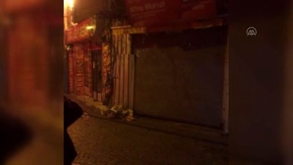 Fatih'te metruk bina yangını