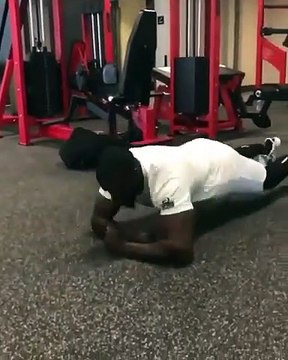 Il fait les pompes les plus dures du monde ! HIIT