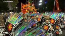 Le carnaval de Rio, tribune citoyenne pour critiquer le pouvoir