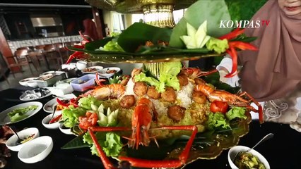 Nasi Astakona Nasi Tumpeng Asli Banjarmasin, Tumpengnya Tinggi!