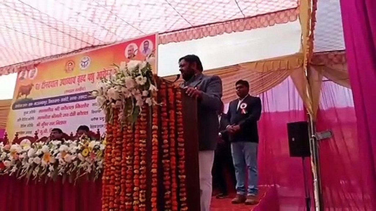 लखनऊः काकोरी में आयोजित पशु मेले में सांसद ने किसानों को किया जागरूक
