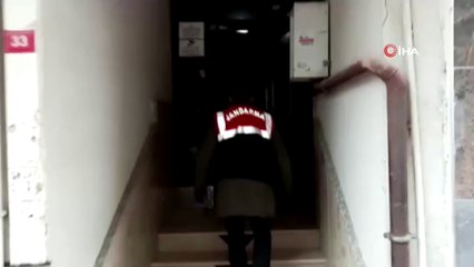 Sahte içki üretti, kendi tekel bayiinde sattı