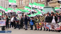 لاجئون سوريون في فيينا يتظاهرون تضامنا مع مدن وبلدات إدلب