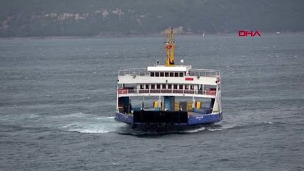 Çanakkale'de lodos, deniz ulaşımını aksattı