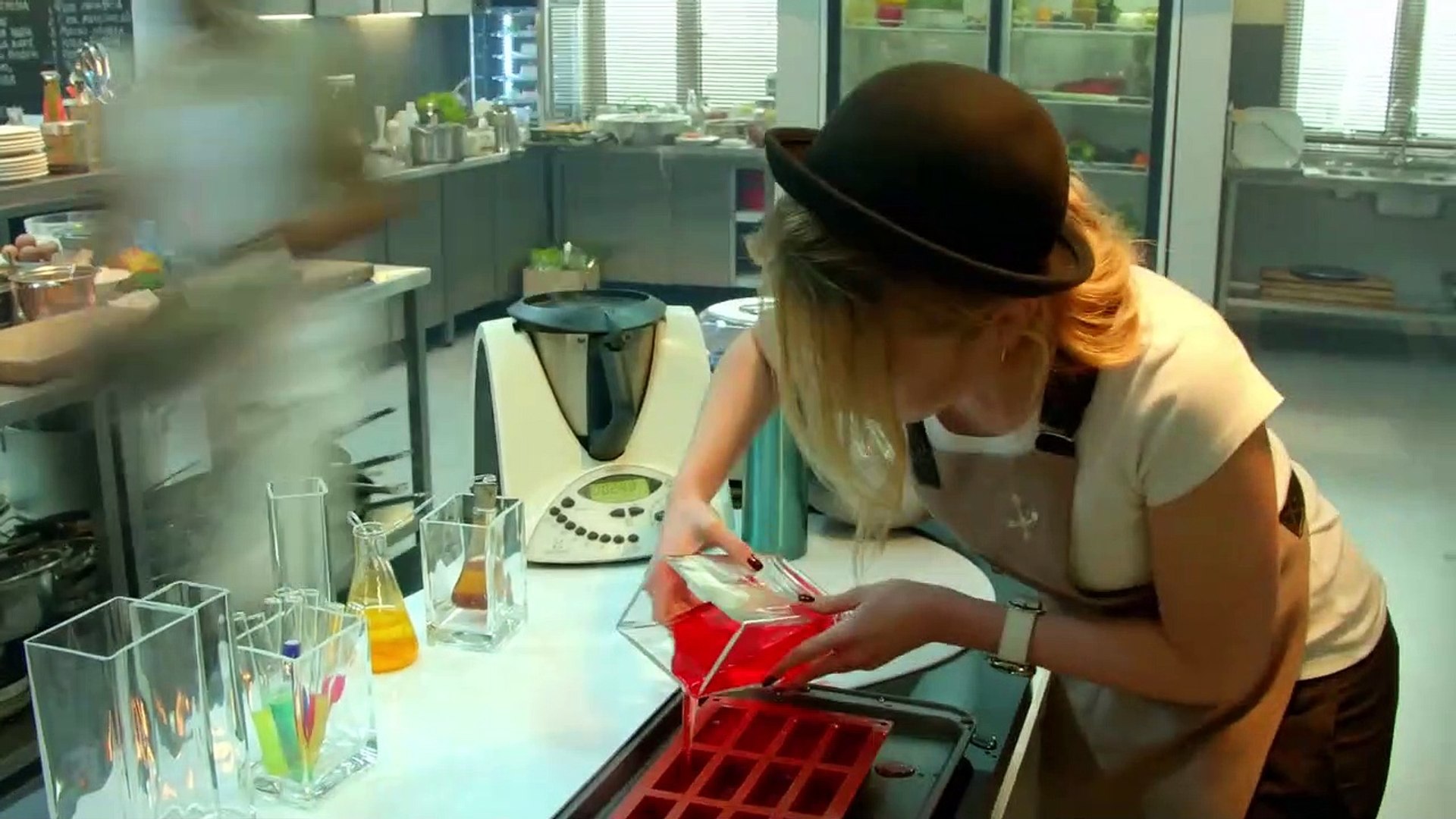 Tập 84 Kitchen - Nhà Bếp (hài Nga) (Кухня (телесериал)) 2012 HD-VietSub