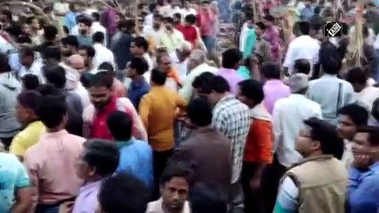 राजस्थान में बस दुर्घटना में मारे गए 24 लोगों के अंतिम संस्कार में शामिल हुए ओम बिड़ला