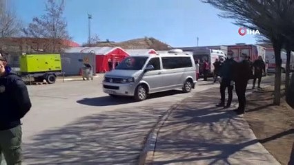 Sınıra giden gazeteciler ve güvenlik görevlilerinden Korona önlemi