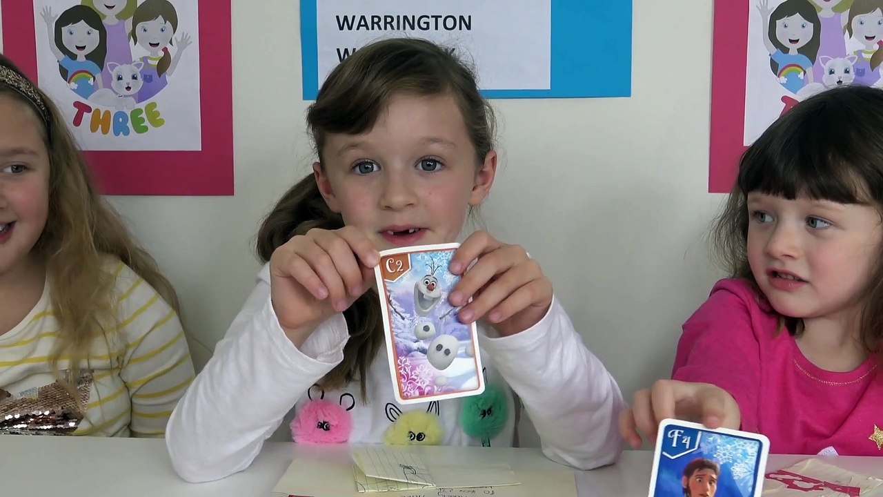 Sophia,  Isabella e Alice Lendo Cartas e Visitando o Bosque