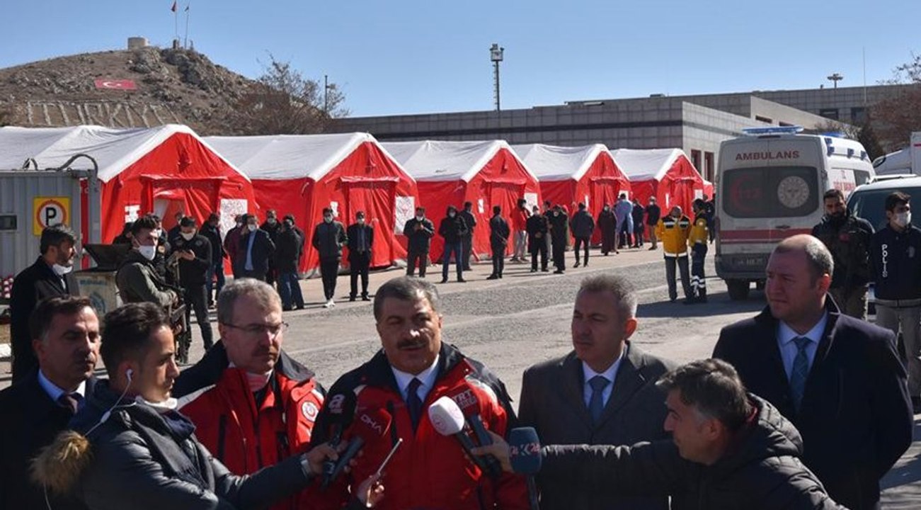 Bakan Koca açıkladı: 3 kişi hastaneye sevk edildi