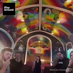 En esta iglesia no fumar marihuana es pecado.