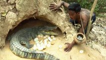 Primitive Life - Primitive Stealing Skills Catch Big Crocodile and Steal Eggs At jungle For Survival