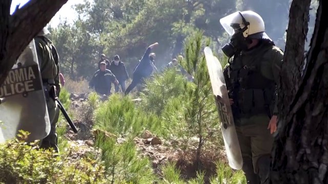 Grèce: manifestation à Lesbos contre un nouveau camp de migrants