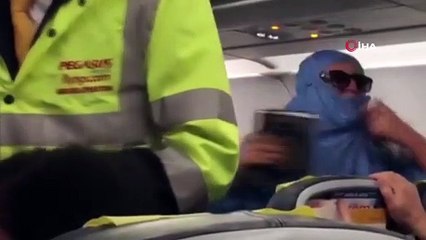 Uçakta olay çıkaran kadına tahliye