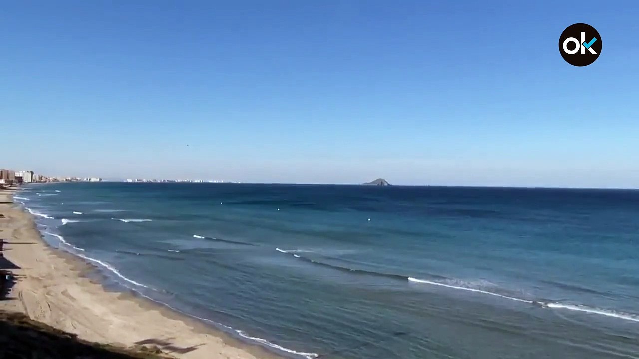 Un avión del Ejército del Aire se estrella frente a La Manga