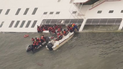 세월호 승객들 구조 기다렸는데...해경, 퇴선 명령 대신 엉뚱한 지시만 / YTN