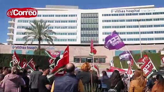 Los trabajadores del Hospital Vithas Nisa Sevilla reclaman una mejora de la plantilla por tercer miércoles consecutivo