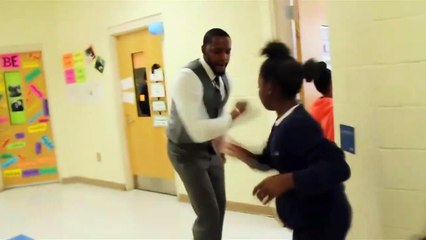 Un Crack con los saludos