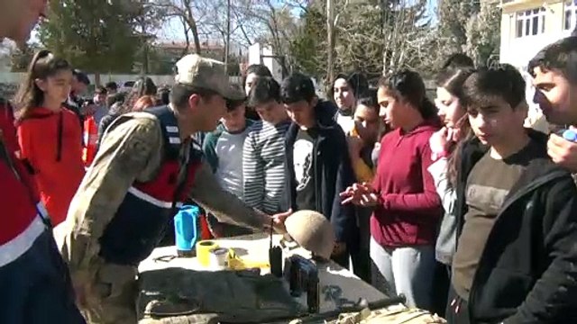 Jandarmanın operasyon köpeği 'Çaki'dan rehine kurtarma tatbikatı - GAZİANTEP